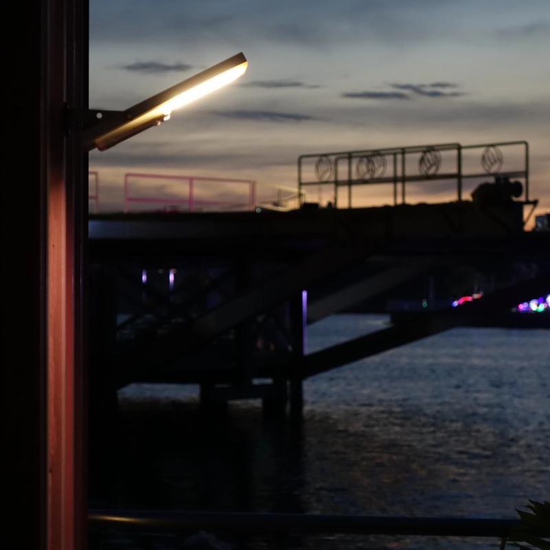 HEX 780X Solar Wall Light