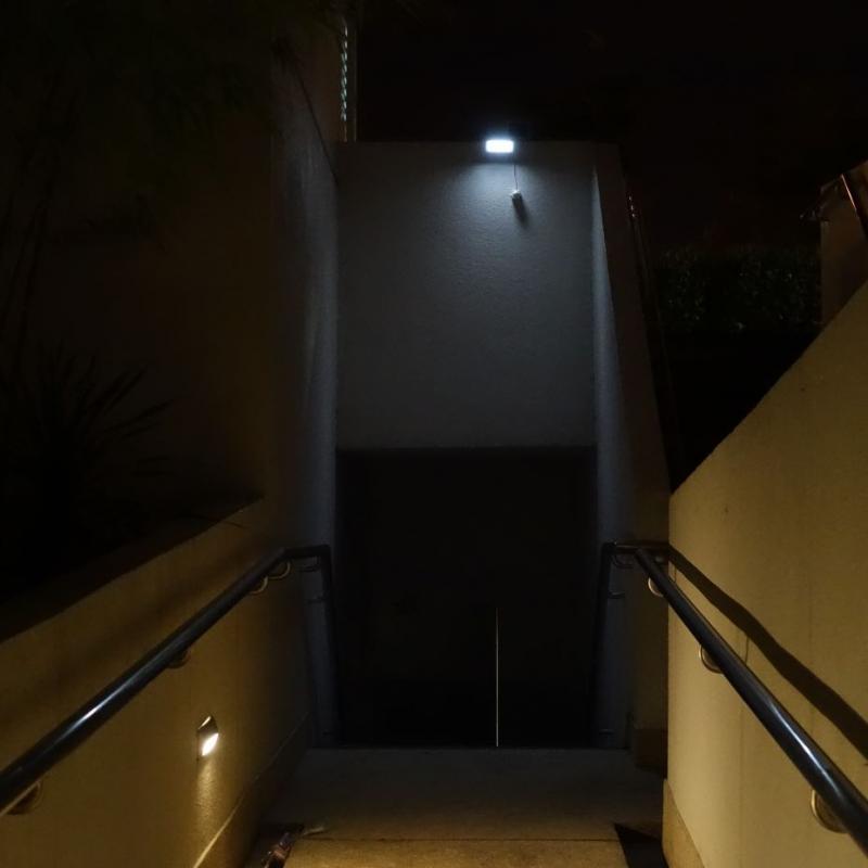 Guardian 580X Solar Flood Light